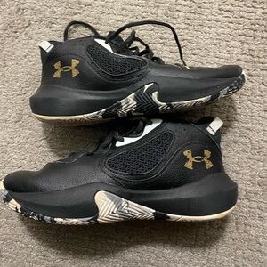 Under Armour Lockdown 6 basketball shoes